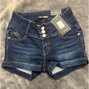 🆕 NWT~Dream Booty Lifter Denim Shorts Sz 1